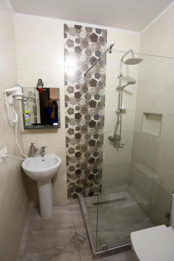 Old - Gold Gala Appartement Tbilisi Buitenkant foto