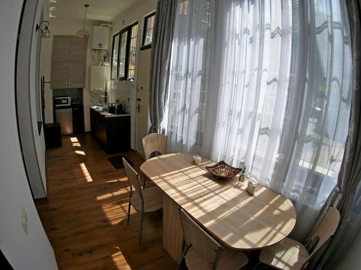 Old - Gold Gala Appartement Tbilisi Buitenkant foto