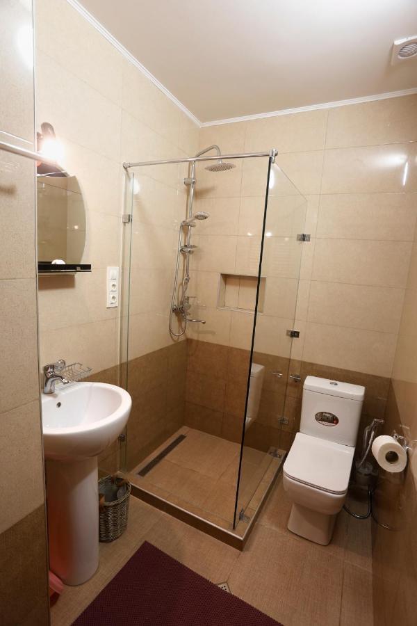 Old - Gold Gala Appartement Tbilisi Buitenkant foto