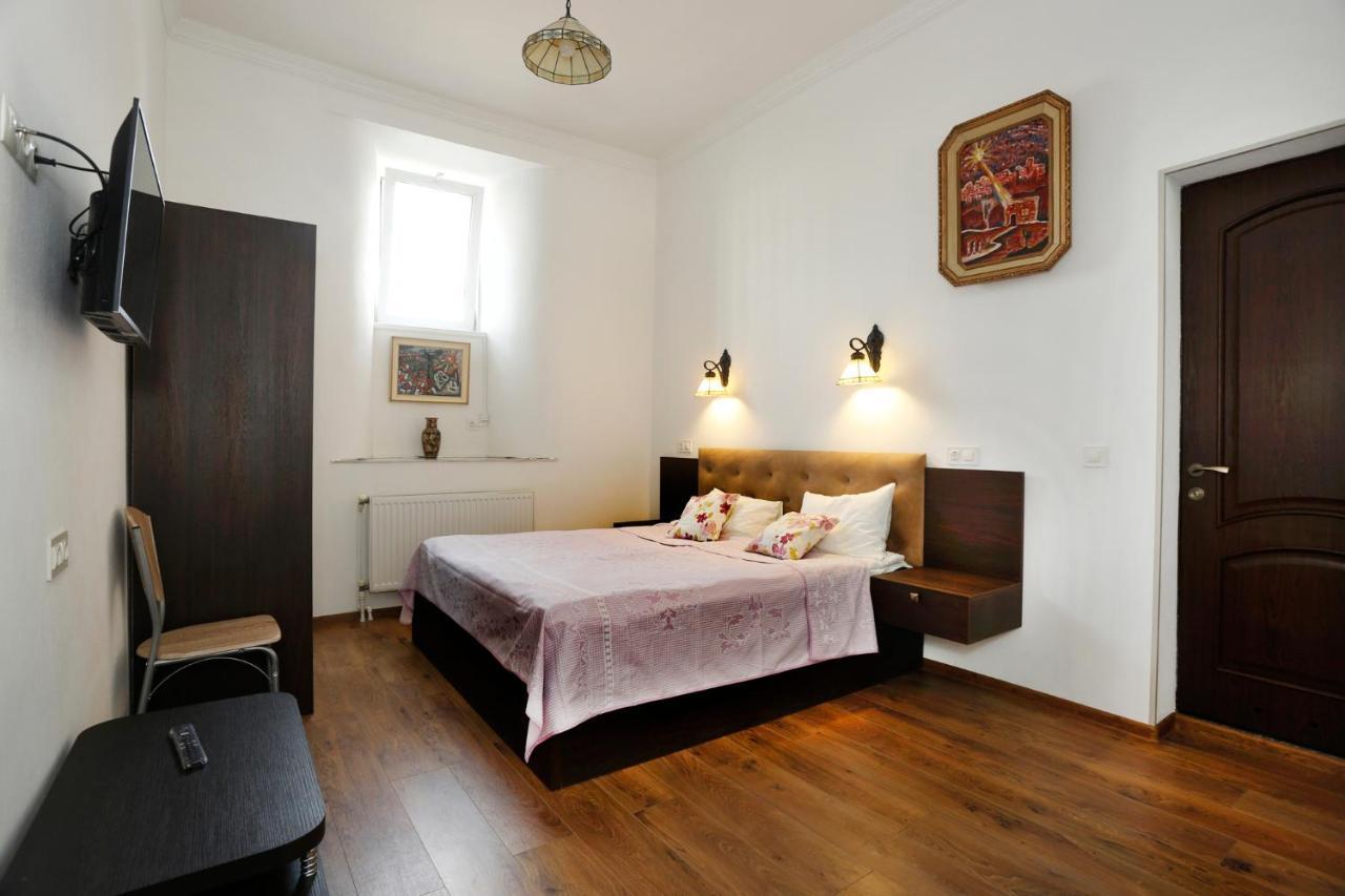 Old - Gold Gala Appartement Tbilisi Buitenkant foto