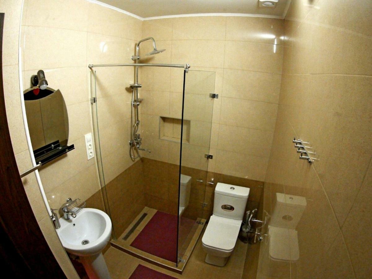 Old - Gold Gala Appartement Tbilisi Buitenkant foto