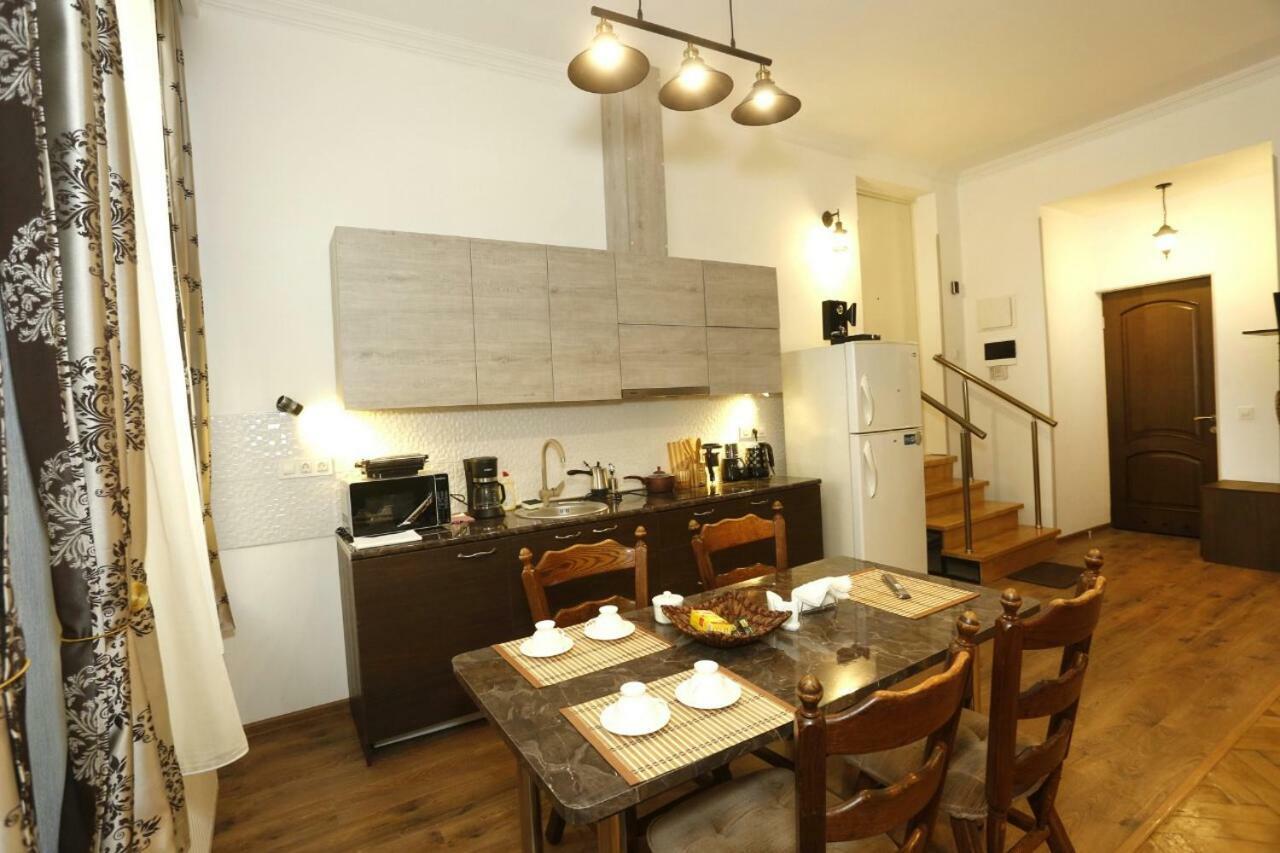 Old - Gold Gala Appartement Tbilisi Buitenkant foto