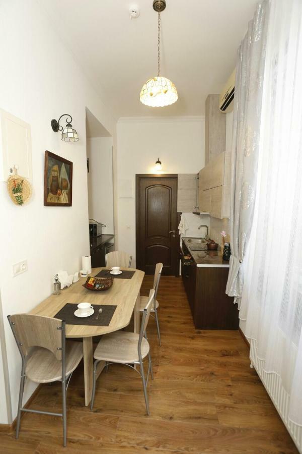 Old - Gold Gala Appartement Tbilisi Buitenkant foto