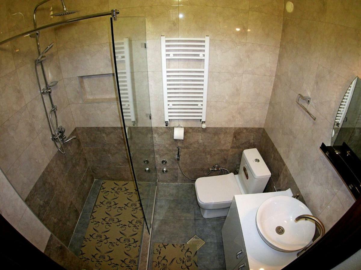 Old - Gold Gala Appartement Tbilisi Buitenkant foto