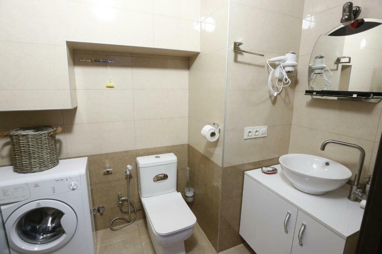 Old - Gold Gala Appartement Tbilisi Buitenkant foto