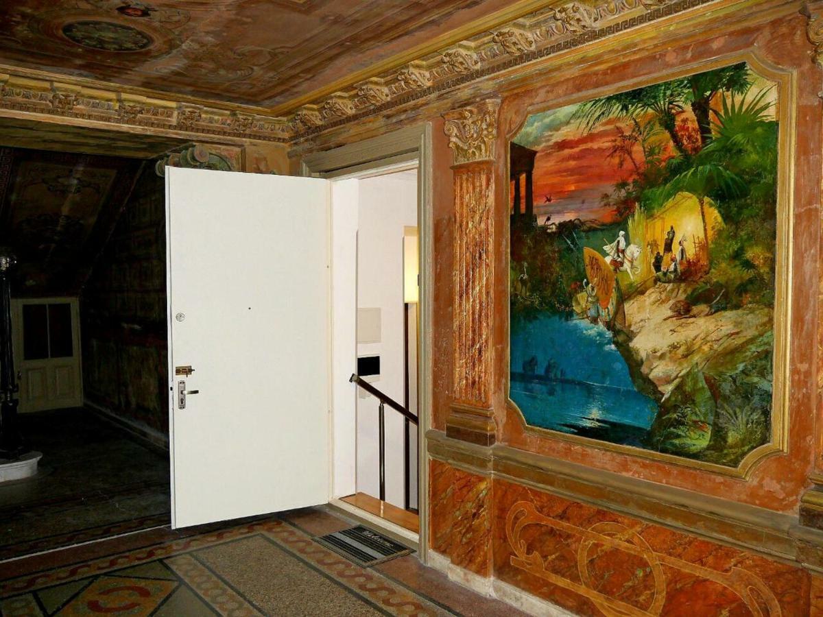 Old - Gold Gala Appartement Tbilisi Buitenkant foto
