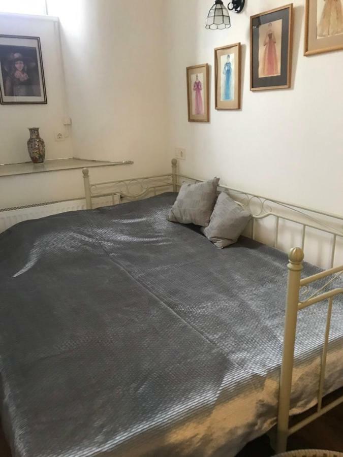 Old - Gold Gala Appartement Tbilisi Buitenkant foto